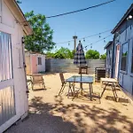 Stunning 3Br2Ba Haven In Downtowns Heart