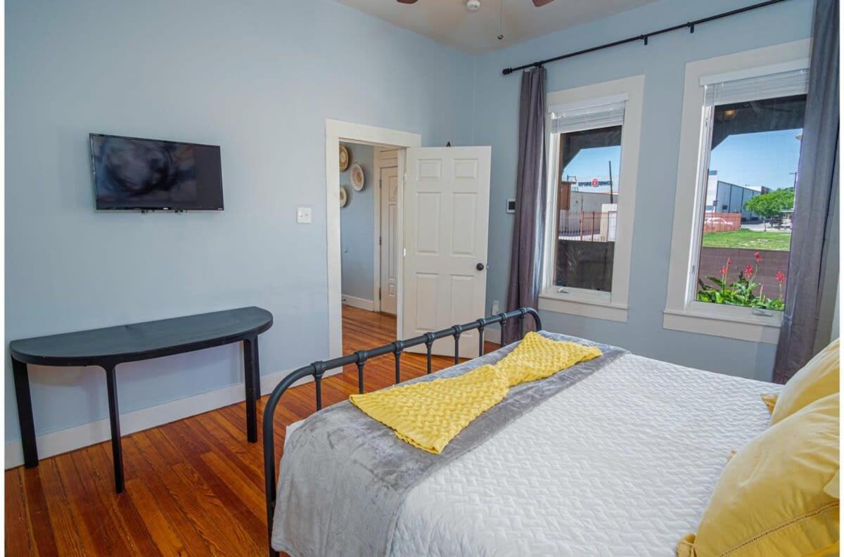Сasa de vacaciones Stunning 3br2ba Haven In Downtowns Heart *