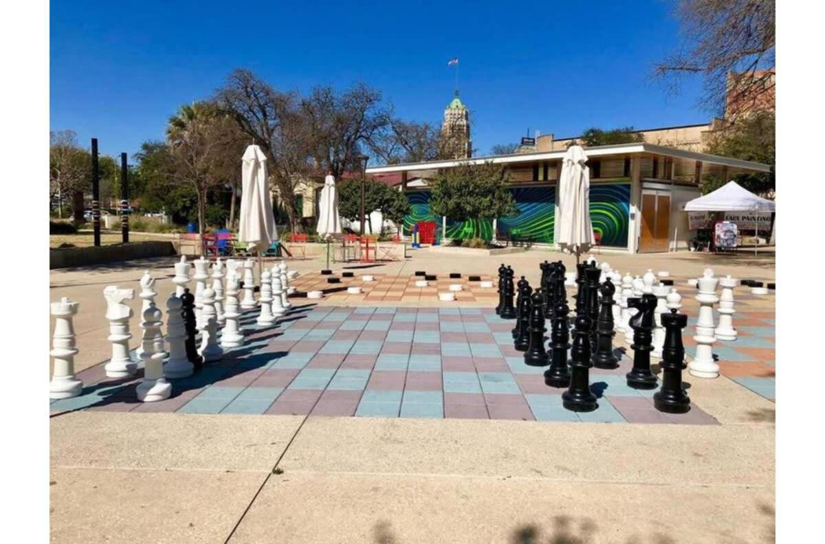 Stunning 3br2ba Haven In Downtowns Heart * San Antonio
