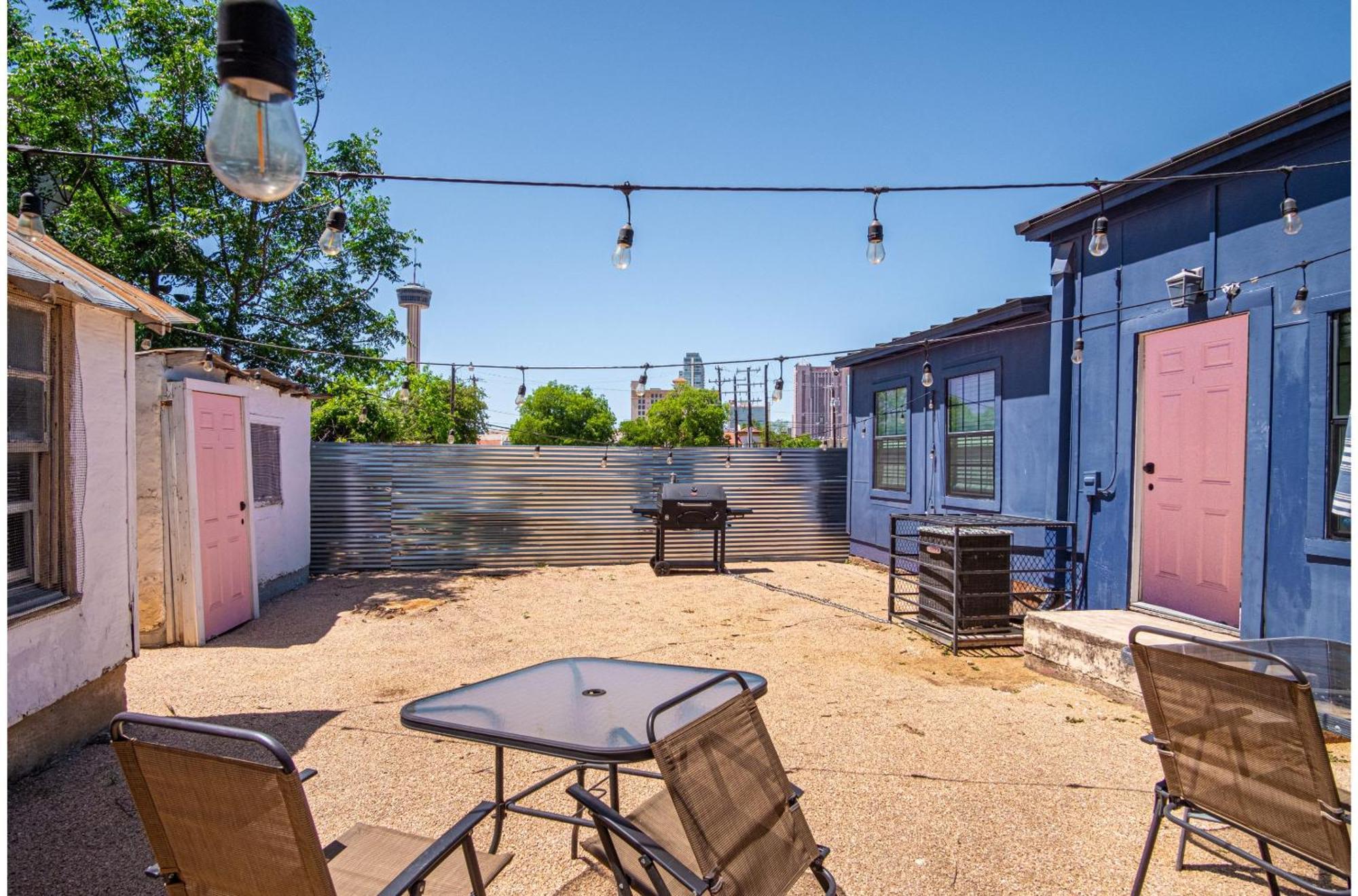Stunning 3br2ba Haven In Downtowns Heart San Antonio